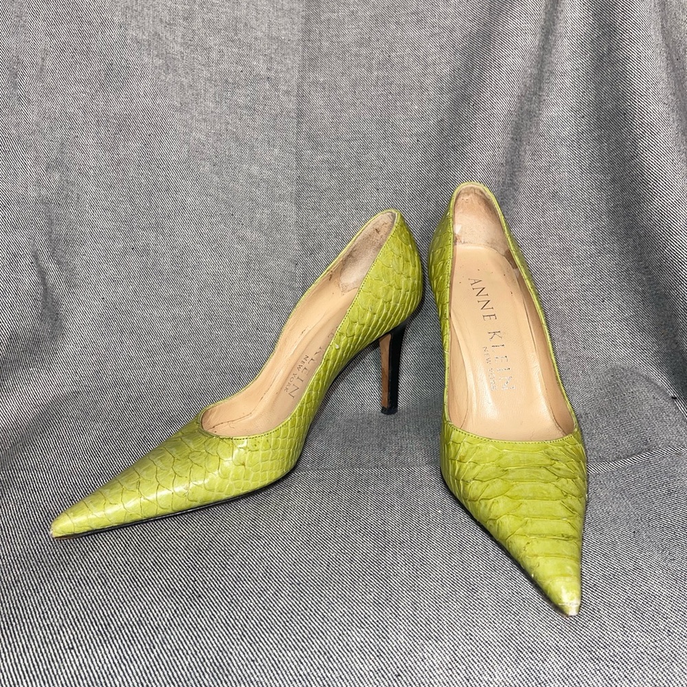 Anne Klein Green Pointed Toe Heels